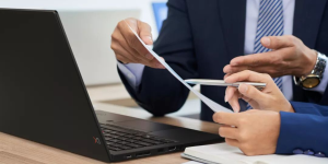 财富积累期随家庭结构延长，平安御享金越年金双被保人设计托底两代